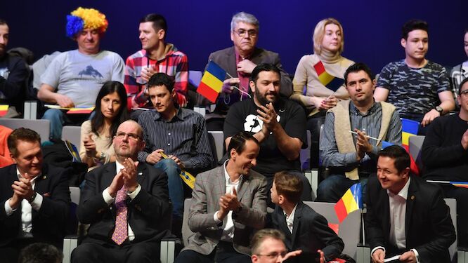 Cristinel ROMANESCU (President FRTM), Ronald KRAMER (ETTU President), Mihai COVALIU (President of Romanian Olympic Committee and his son) and Marius Alexandru DUNCA (Romanian Minister of Sport) enjoying a very attractive match in a TV studio in Bucharest